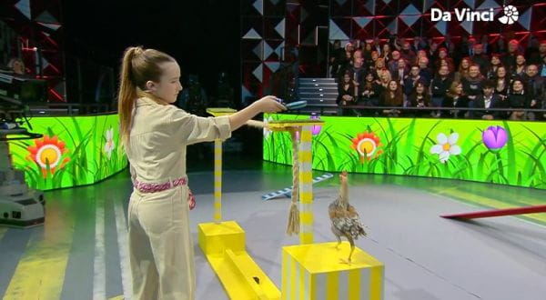 25. Zoe Tomas Creole: Superstar antrenor de păsări