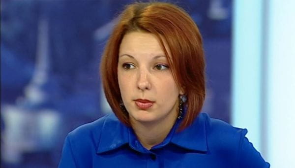 În afara razei