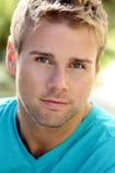 Aaron Hill Films with the actor Aaron Hill