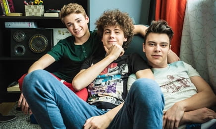 Naši S4E6 - Starí rodičia útočia