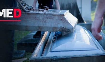 Prawda leży pod ziemią S2E2 - Zwłoki pod buldożerem