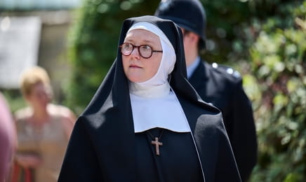 Bonifácia nővér rejtélyes esetei - Szorul a hurok