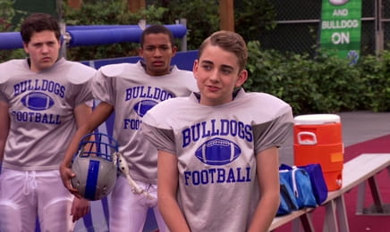 Bella és a Bulldogok S1E4 - Győzelmi tánc Bella és a Bulldogok S1E4 - Győzelmi tánc