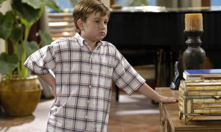 Dva a půl chlapa S1E2 - Velcí létající bastardi