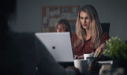 Morderca na pokładzie S1E22 - Nadia Morderca na pokładzie S1E22 - Nadia