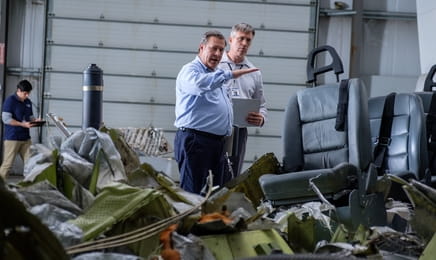 Расследования авиакатастроф S19E6 - Крутой спуск