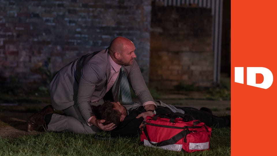 Než zemřu S1E1 - Při výkonu služby