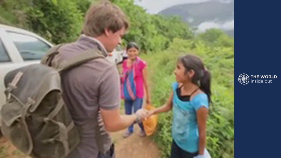 Bezkresne plantacje koki i pieczona świnka morska na szpikulcu. Boliwia.