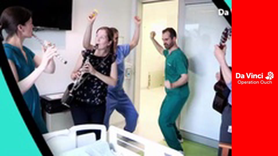 Operațiunea Au! - Cu coada ochiului