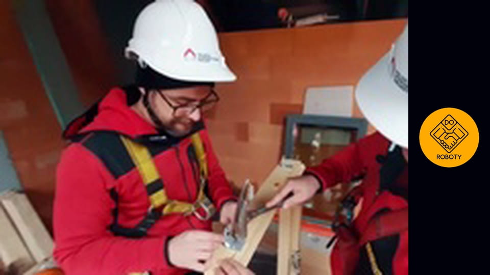 Montaż dachów, praca na wysokości