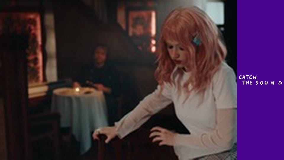 Твій зайчик пише - ти вір мені / Official Video