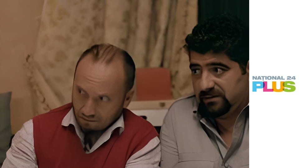 Femeia cu cravată neagră