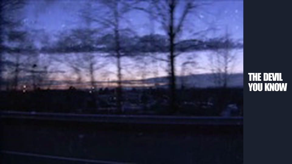 Ördög csíkos öltönyben  S1E2