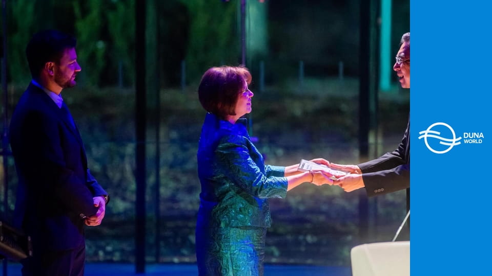 Kontúr - Velekei László