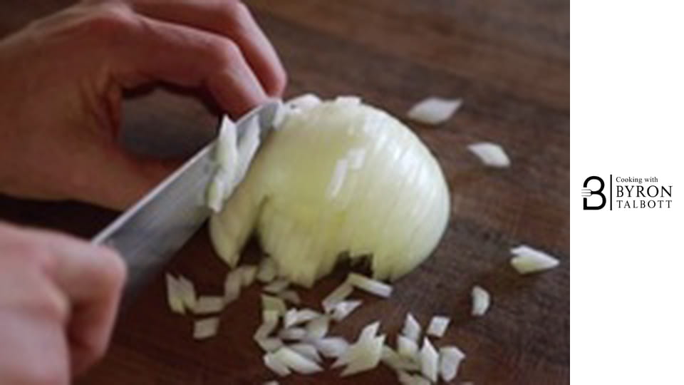 7 Different Ways To Cut An Onion