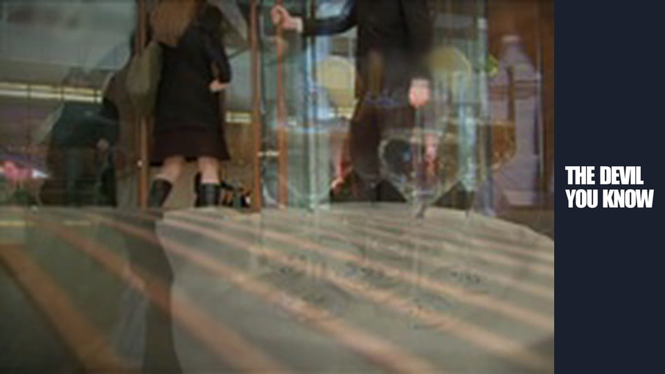 Ördög csíkos öltönyben  S1E2