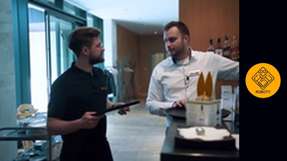 SPRZĄTAŁEM W HOTELU