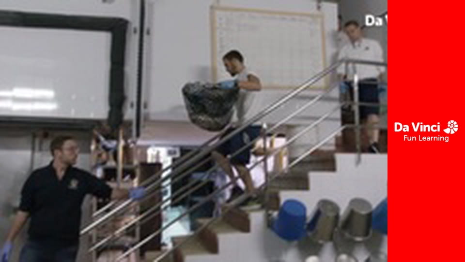 Animal Embassy - A Day in the Life of Ester