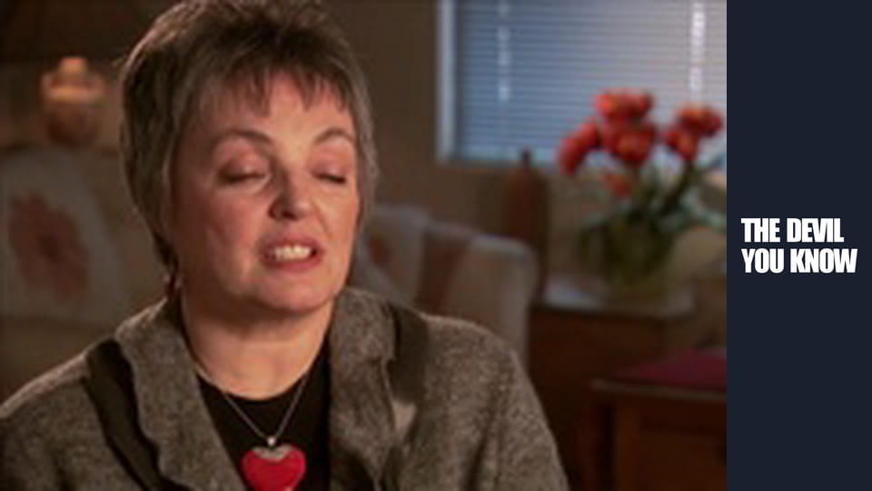 Ördög csíkos öltönyben  S1E2