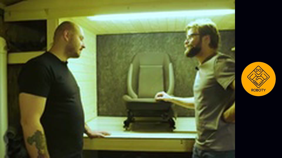 Naprawa zniszczonych foteli - PRACA TAPICERA SAMOCHODOWEGO