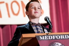 Mladý Sheldon Season 2 Episode 19 - Politická kampaň a švindľovanie pri stolnej hre