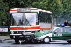 Kobra 11 Sezóna 5 Epizoda 1 - Jízda smrti linky 834 (1. část)
