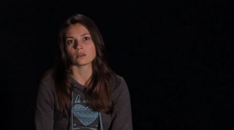 11. ANTONINA HYZHNYAK | "KAYDASH" RUHÁK ÁRUSÍTÁSA, ZÁSZLÓVARRÁS ÉS ADOMÁNYOZÁS A HERESÉG SZÁMÁRA