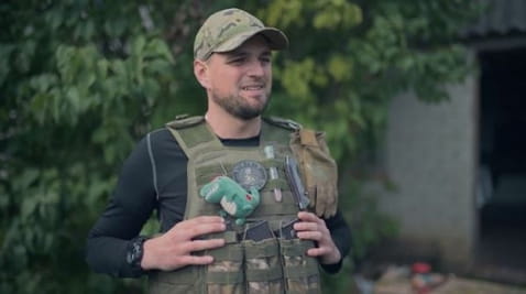 32. Pro obyčejné lidi nemožné. Kdo zajišťuje armádu na frontě.