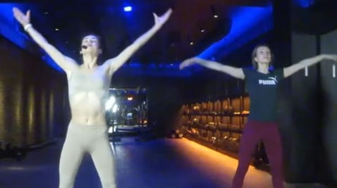 Stretching: Workout with Smartass (2021) - alina gavric 2 séria