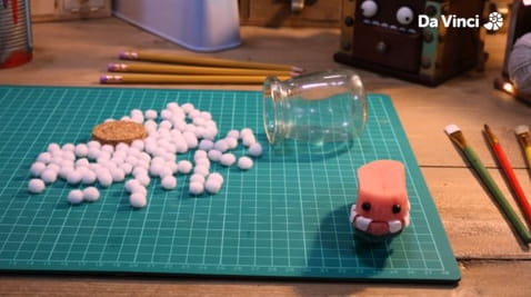 7. Kartónový domček