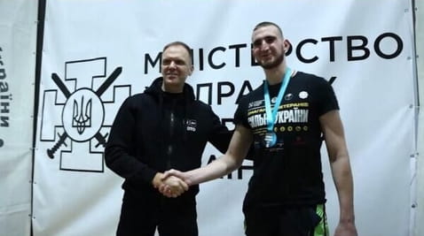 Oleksandr Bohdyuk. Zepředu na šampiony