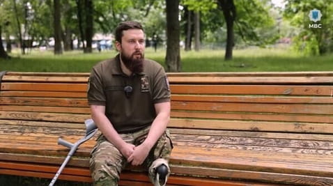 Měsíc Rostislav. Zepředu na šampiony