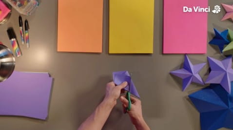 44. Złożony papier, skacząca żaba