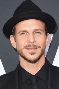 Филми с актьора Gustaf Skarsgård - SWEET.TV Филми с актьора Gustaf Skarsgård
