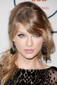 Filmy s tímto hercem Taylor Swift - SWEET.TV Filmy s tímto hercem Taylor Swift